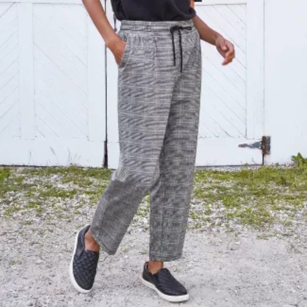 A New Day Gray Plaid Ankle Pants